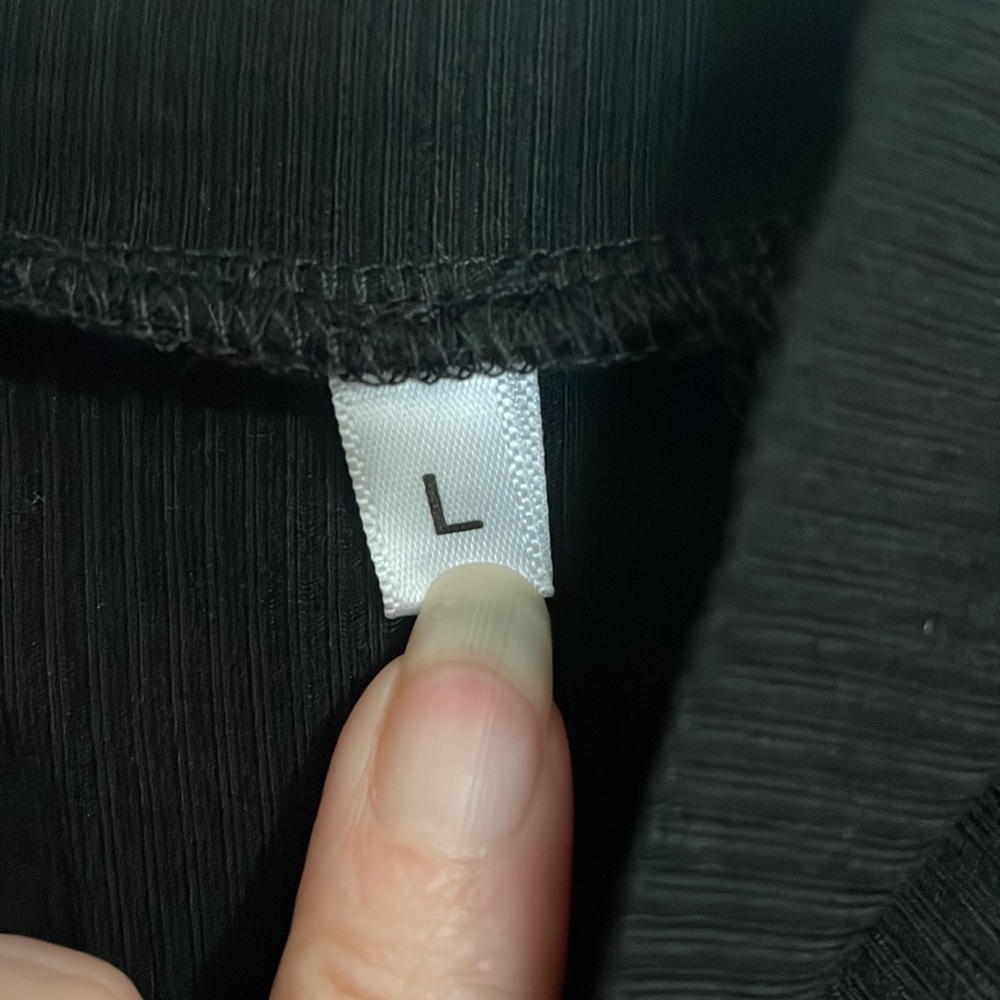 Soft stretchy long sleeve crop top - Picture 2 of 3